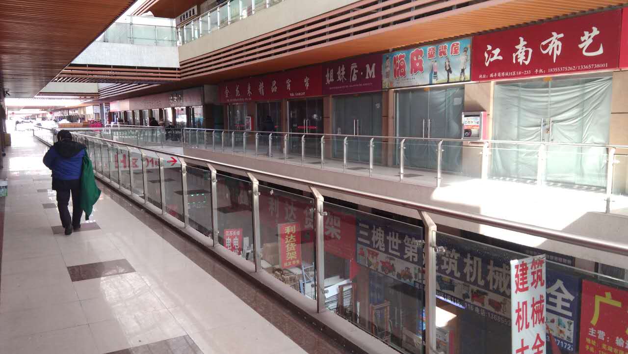 陽臺不銹鋼玻璃欄桿常用的款式有哪些？