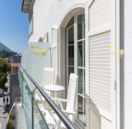 懸掛式陽臺玻璃護欄	