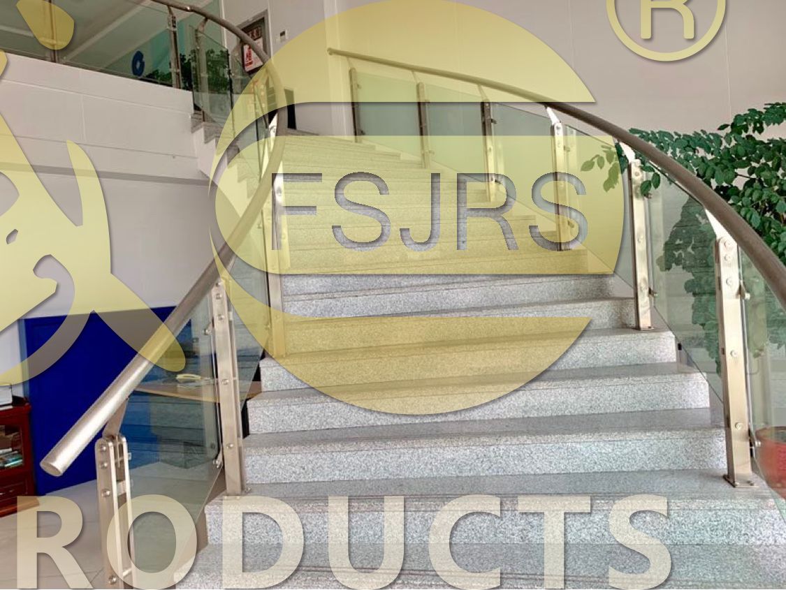 不銹鋼立柱與扶手管是怎么鏈接的呢？